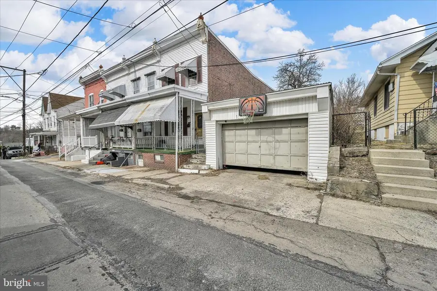 606-604 Fairview St, Pottsville, PA 17901 - #2