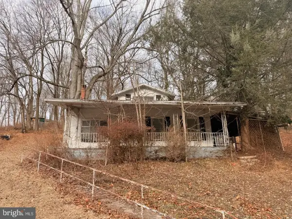 23 N Lake Dr, POTTSVILLE, PA 17901