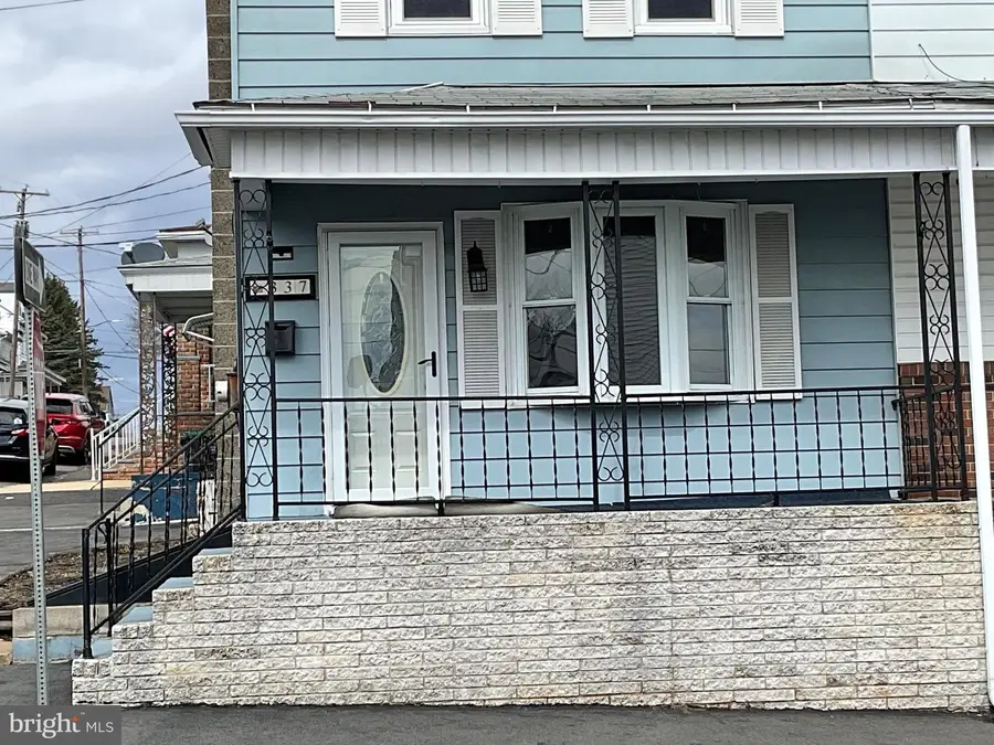 337 W Pine St, Frackville, PA 17931 - #2