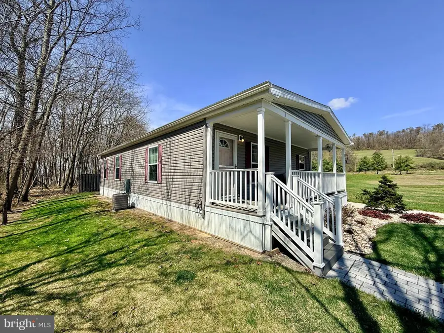 12 S Spirit Ct, New Ringgold, PA 17960 - #3
