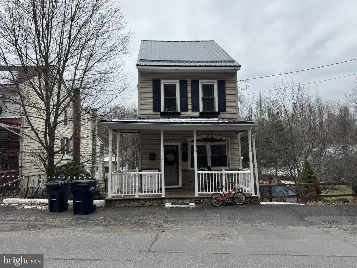 1148 W Coal St, Shenandoah, PA 17976 - #1