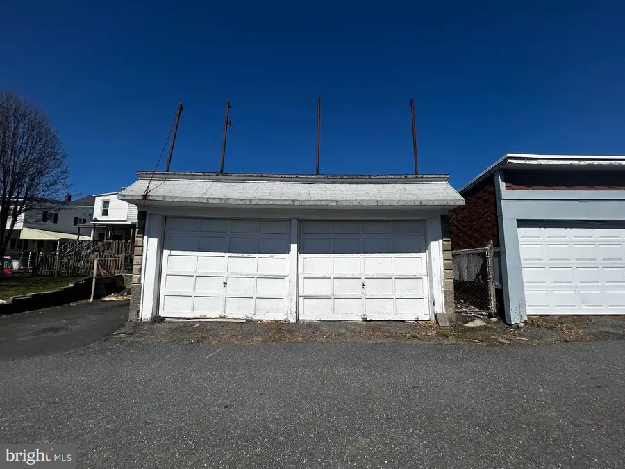 605-607 Fairview St, Pottsville, PA 17901 - #2