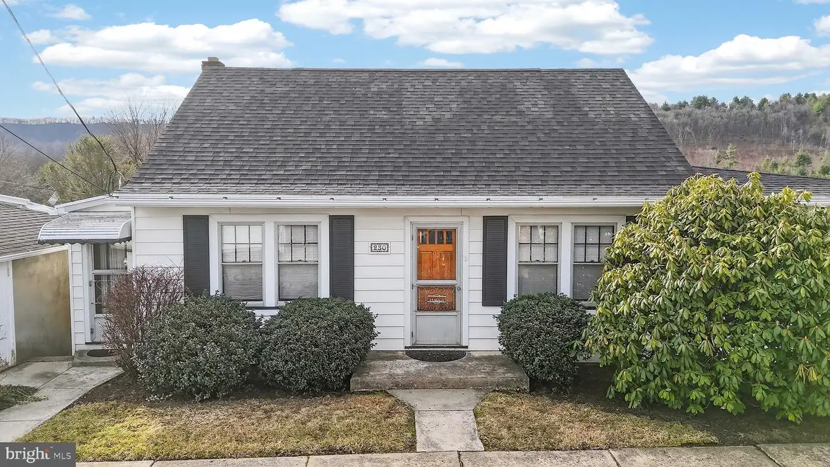 230 W Howard Ave, Coaldale, PA 18218 - #1