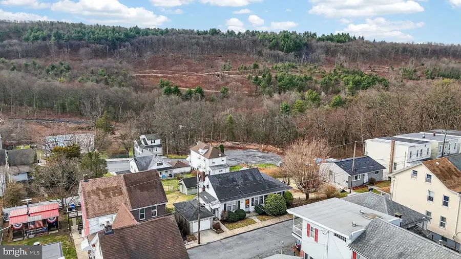 230 W Howard Ave, Coaldale, PA 18218 - #2