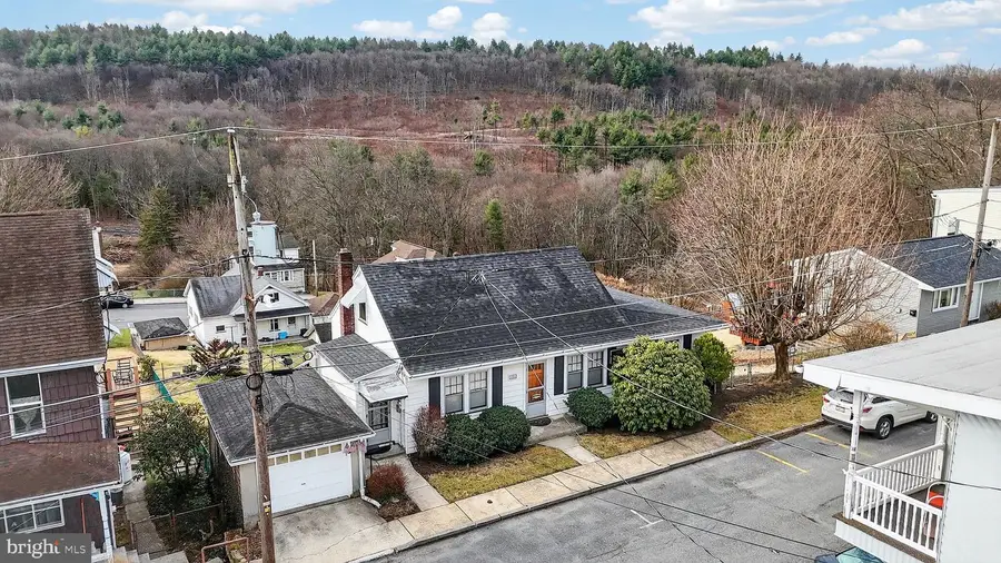 230 W Howard Ave, Coaldale, PA 18218 - #3