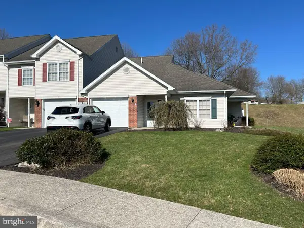 204 Pine Crest Village Dr, PINE GROVE, PA 17963