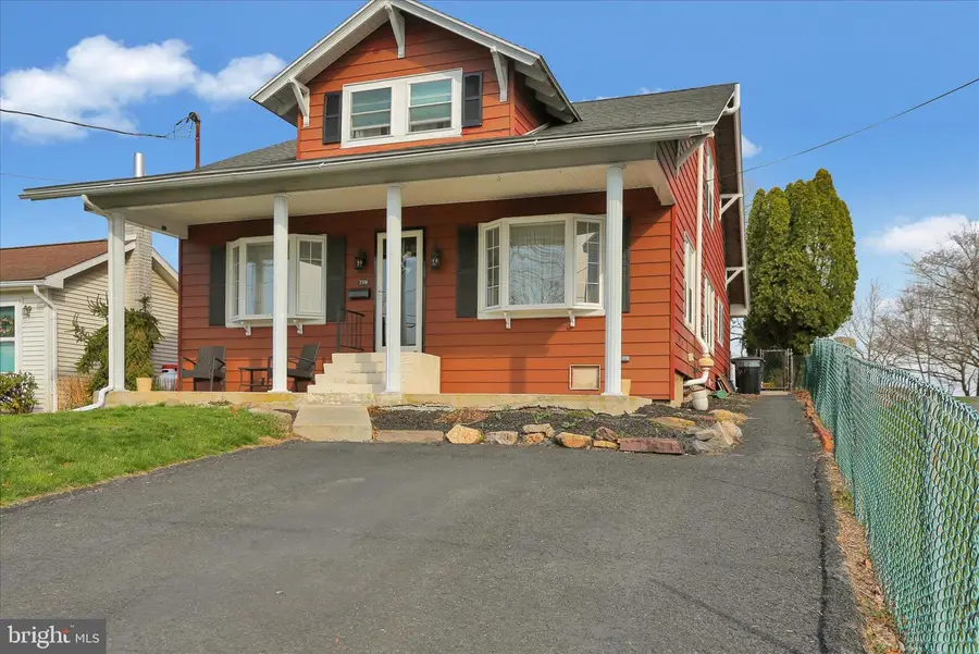 1506 Mount Hope Ave, Pottsville, PA 17901 - #2
