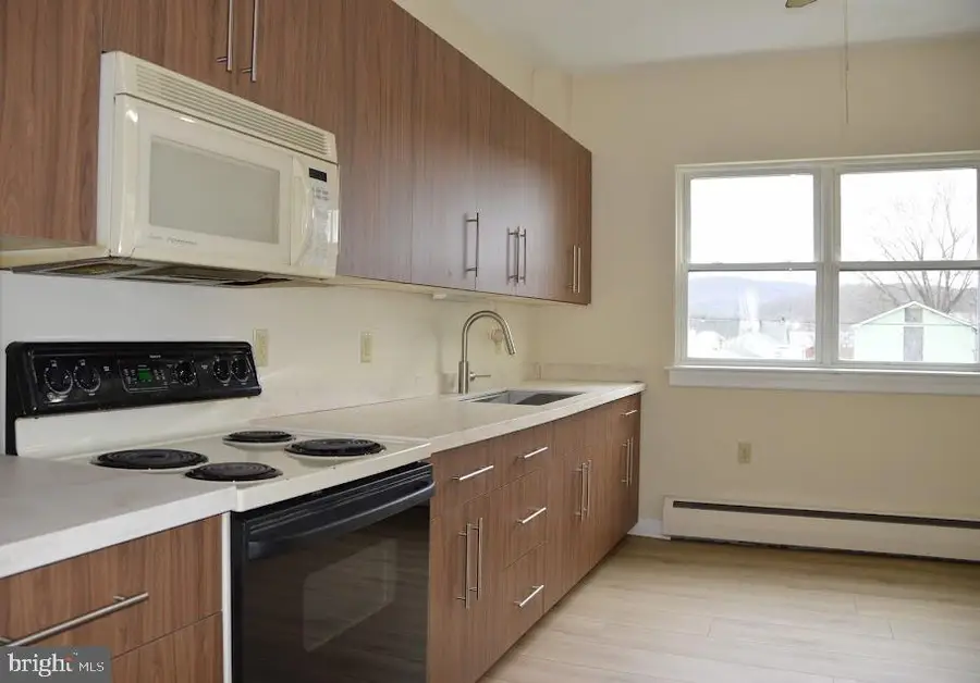 60 Schuylkill St, Cressona, PA 17929 - #3