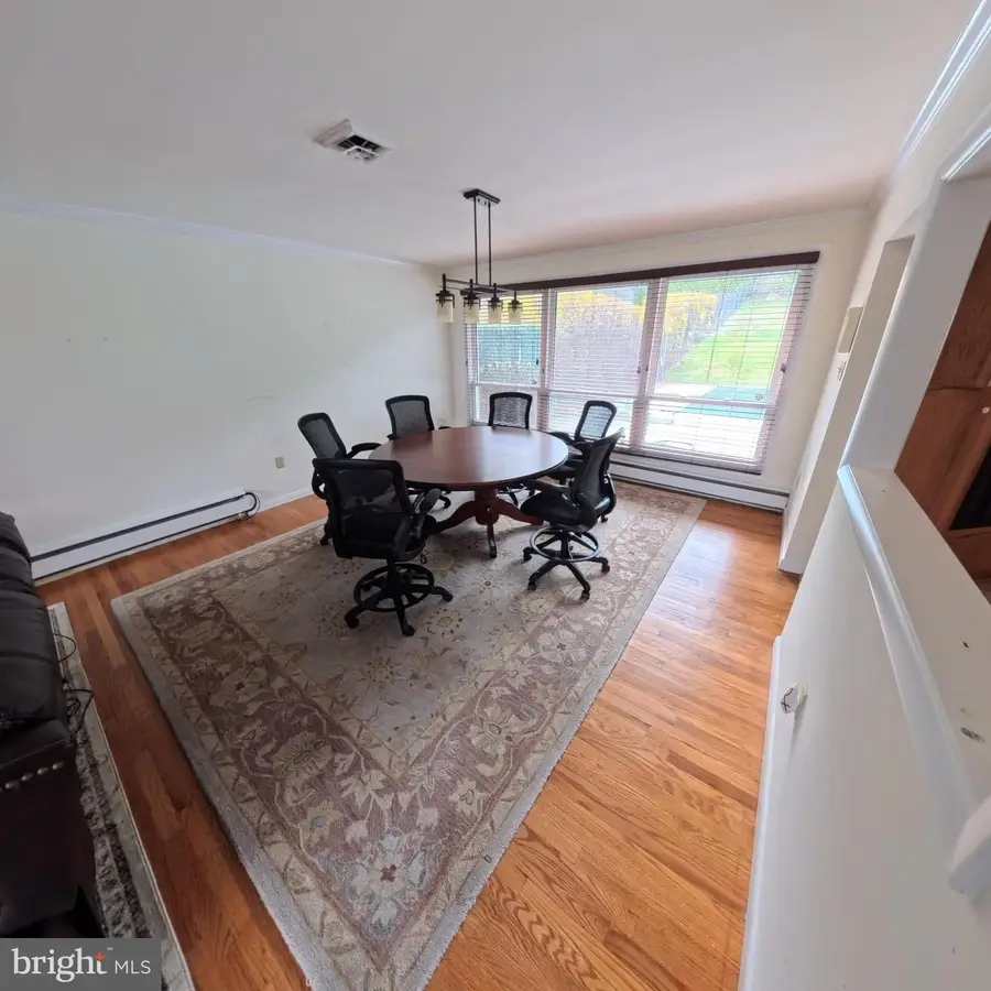 2057 Mahantongo St, Pottsville, PA 17901 - #3