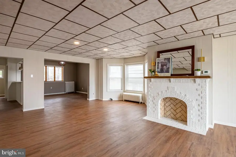 201 Ohio Ave, Shenandoah, PA 17976 - #2