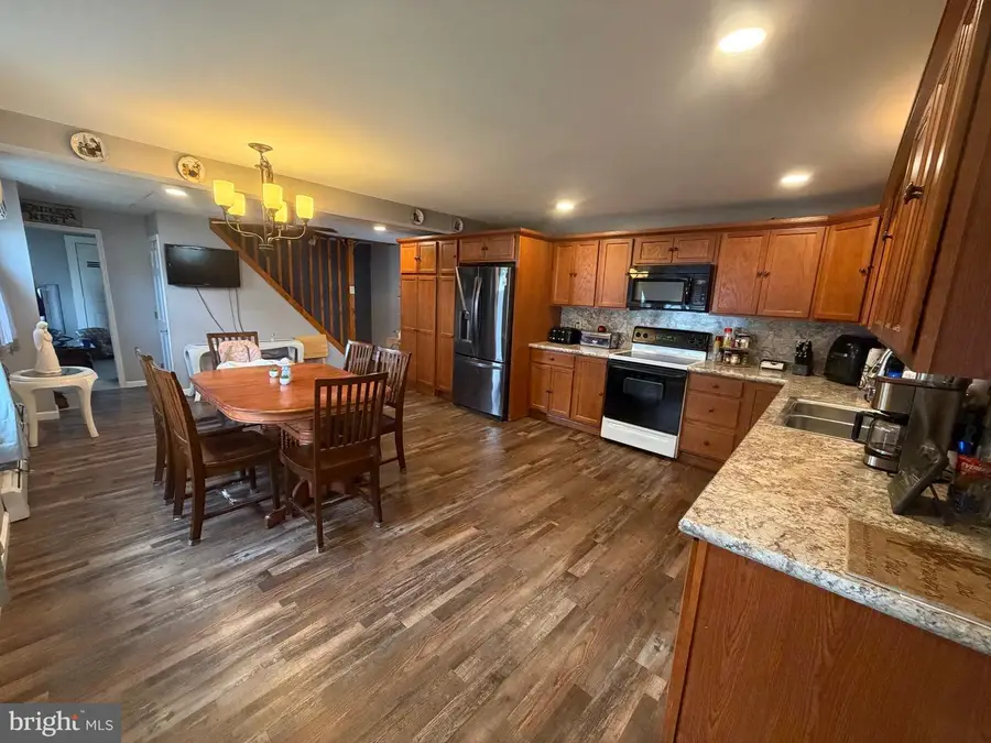 412 E Railroad Ave, New Ringgold, PA 17960 - #2