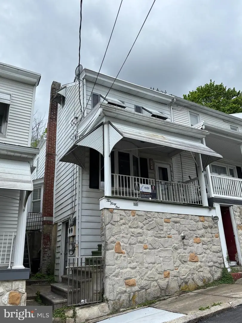 241 Pierce St, Pottsville, PA 17901 - #2