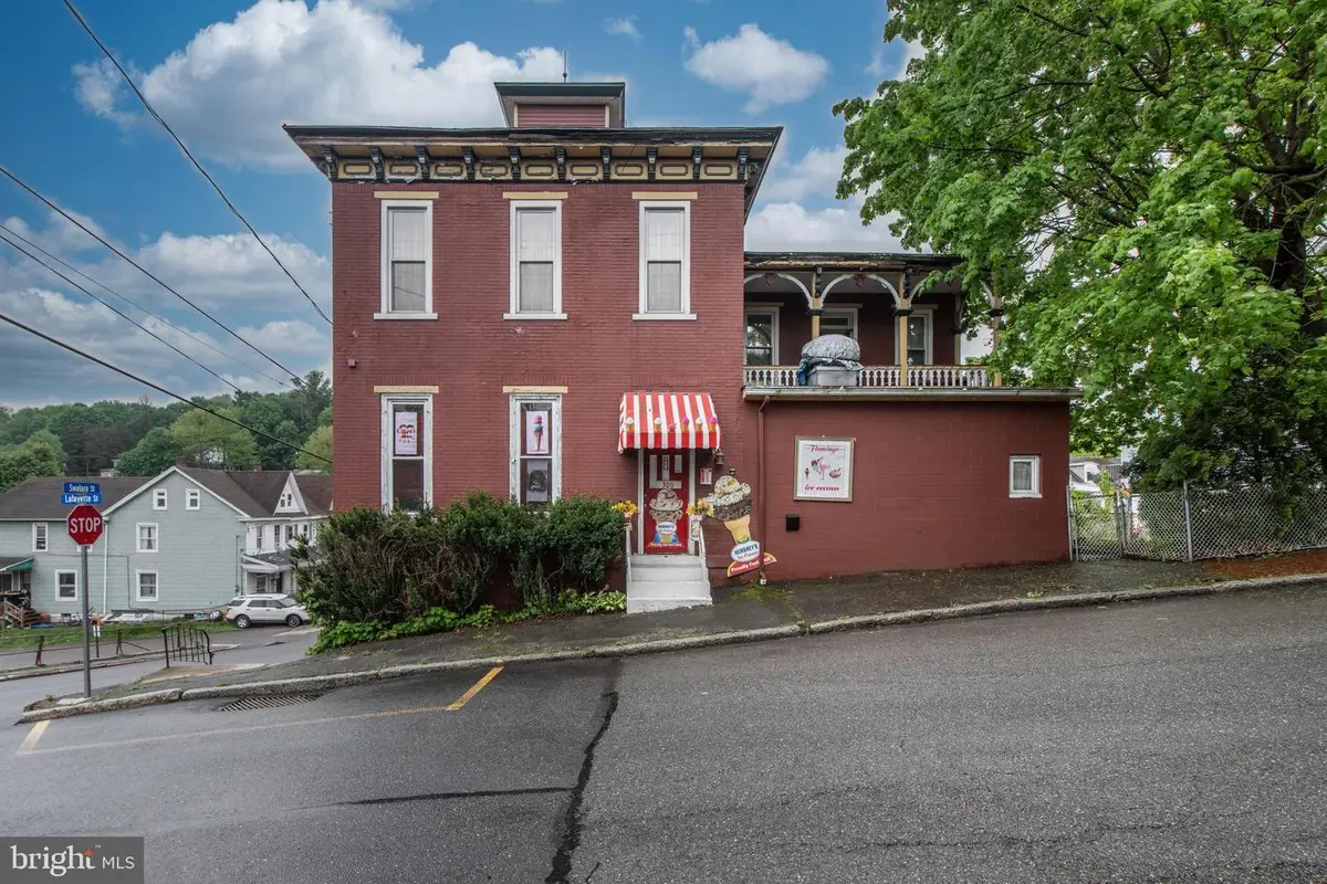 300 Lafayette St, Tamaqua, PA 18252 - #1