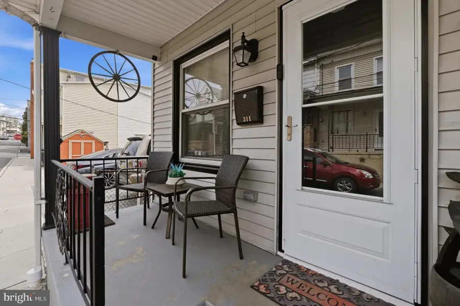 311 Pine St, Minersville, PA 17954 - #3