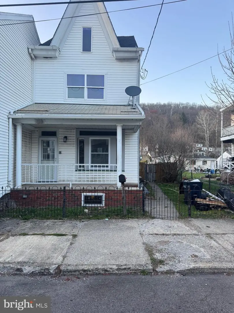 204 E B St, Girardville, PA 17935 - #1