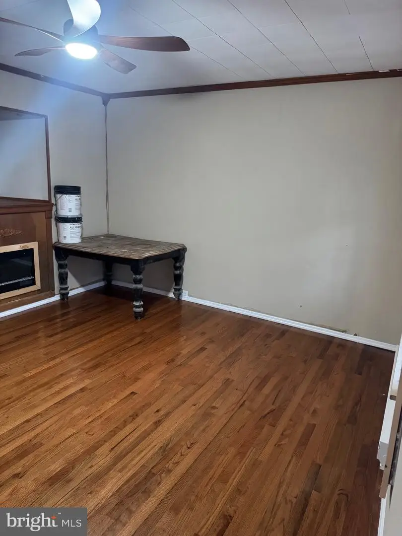 204 E B St, Girardville, PA 17935 - #3