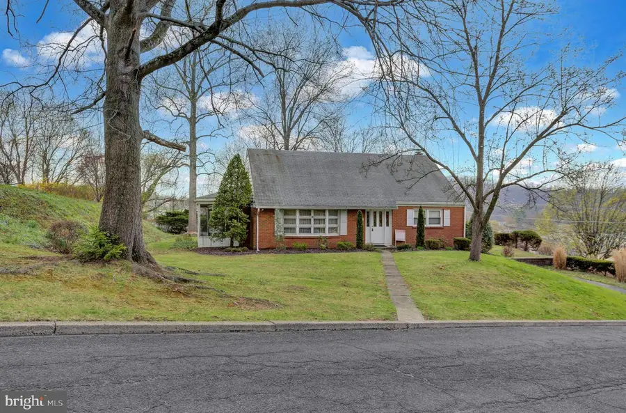 74 Hickory St, Schuylkill Haven, PA 17972 - #2