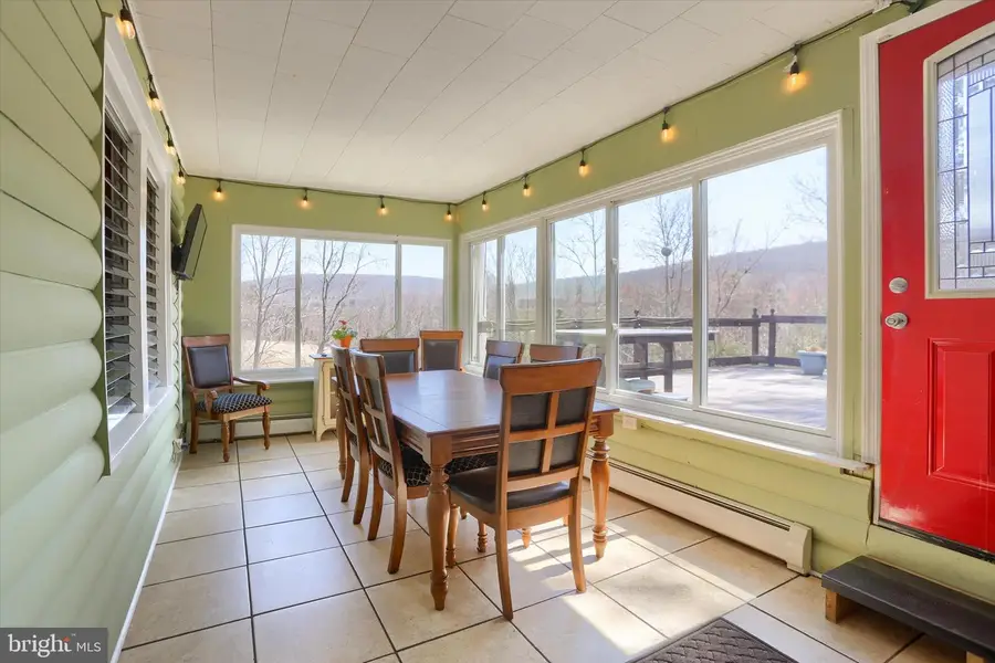 623 Brockton Mountain Dr, Barnesville, PA 18214 - #2