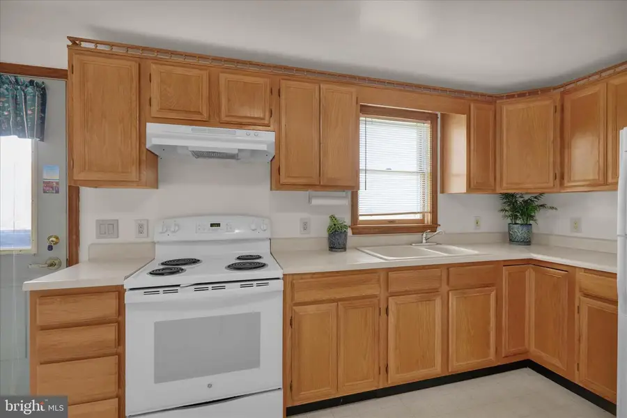 555 Honeysuckle Ct, Pine Grove, PA 17963 - #3