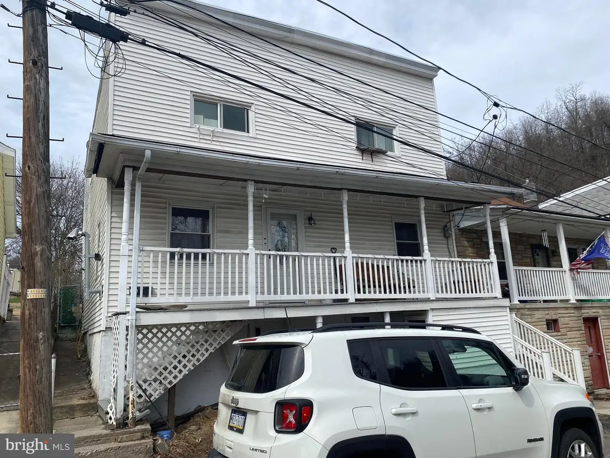 334 Arnot St, Saint Clair, PA 17970 - #1