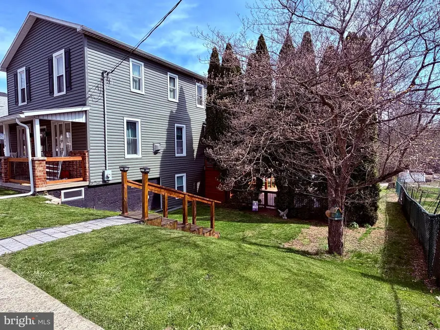 1526 E Grand Ave, Tower City, PA 17980 - #2