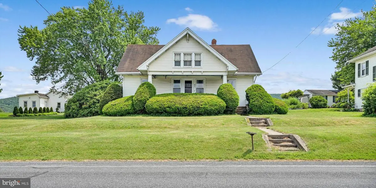 411 E Main St, Hegins, PA 17938 - #1