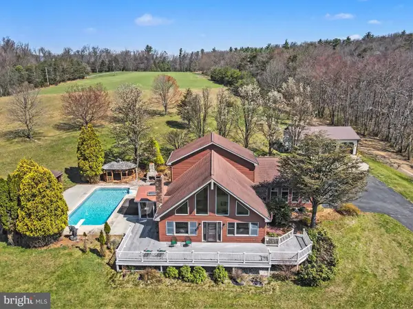 52-2 1 / 2 Mile Rd, PINE GROVE, PA 17963