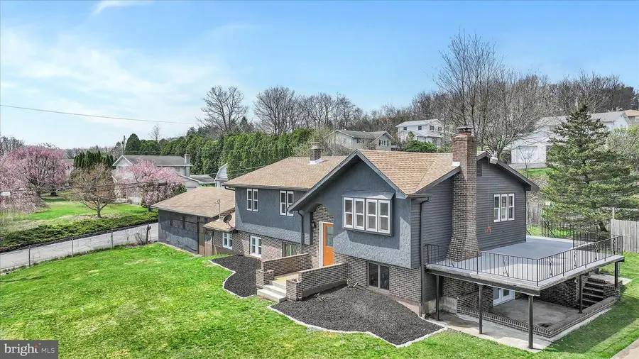 300 Topeka Ave, Shenandoah, PA 17976 - #2