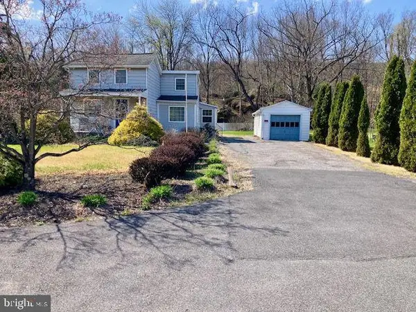 1220 Valley Rd, POTTSVILLE, PA 17901