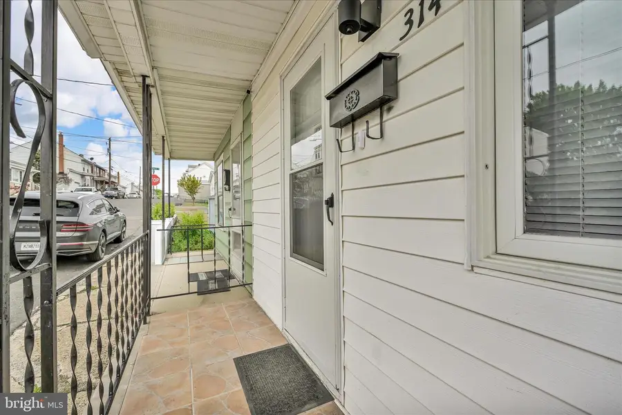 314 Pottsville St, Minersville, PA 17954 - #3