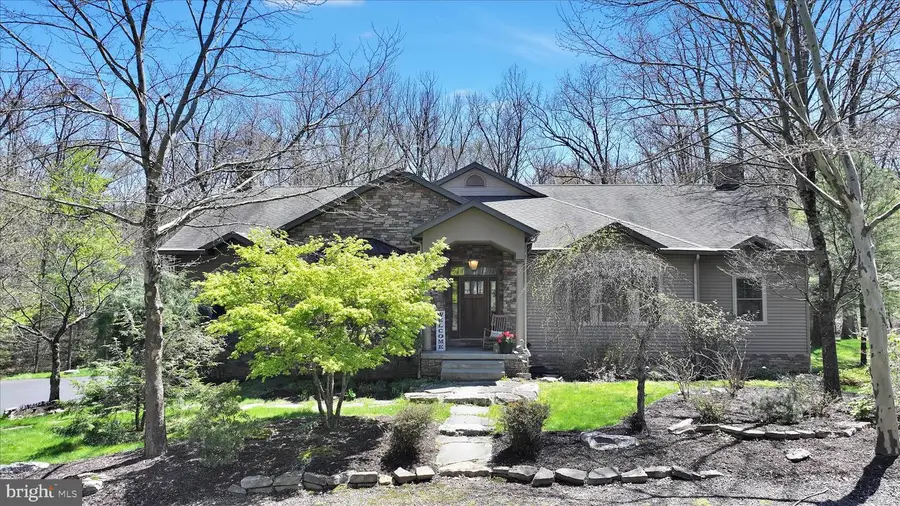 220 Lake Dr, Nesquehoning, PA 18240 - #2