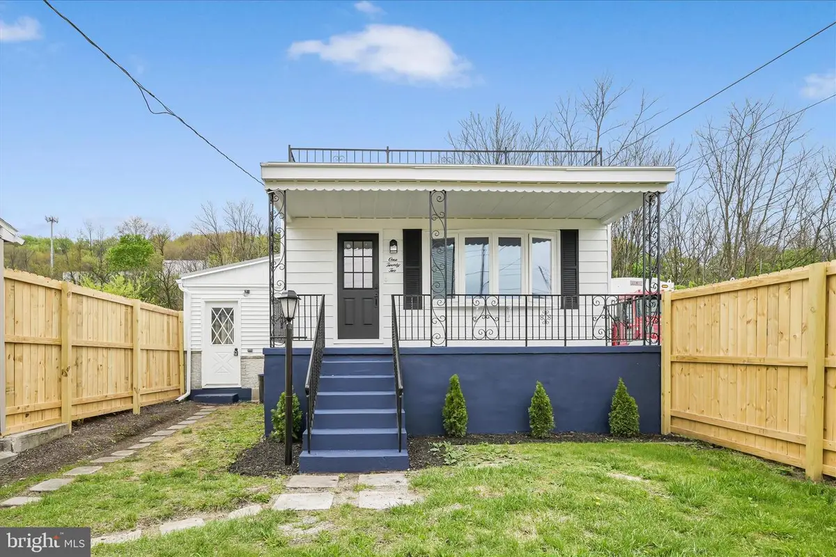 122 S 3rd St, Saint Clair, PA 17970 - #1