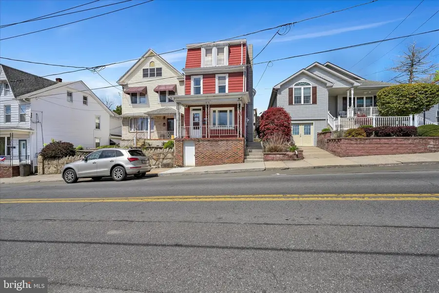 518 N Front St, Minersville, PA 17954 - #2