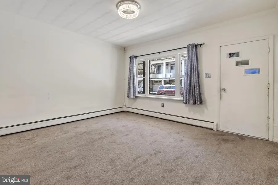 104 W Water St, New Philadelphia, PA 17959 - #3