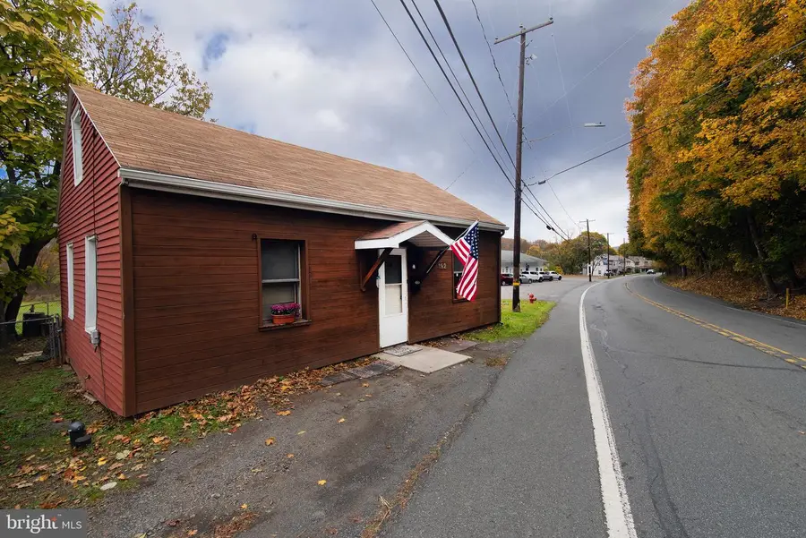 192 Chestnut St, Cressona, PA 17929 - #3