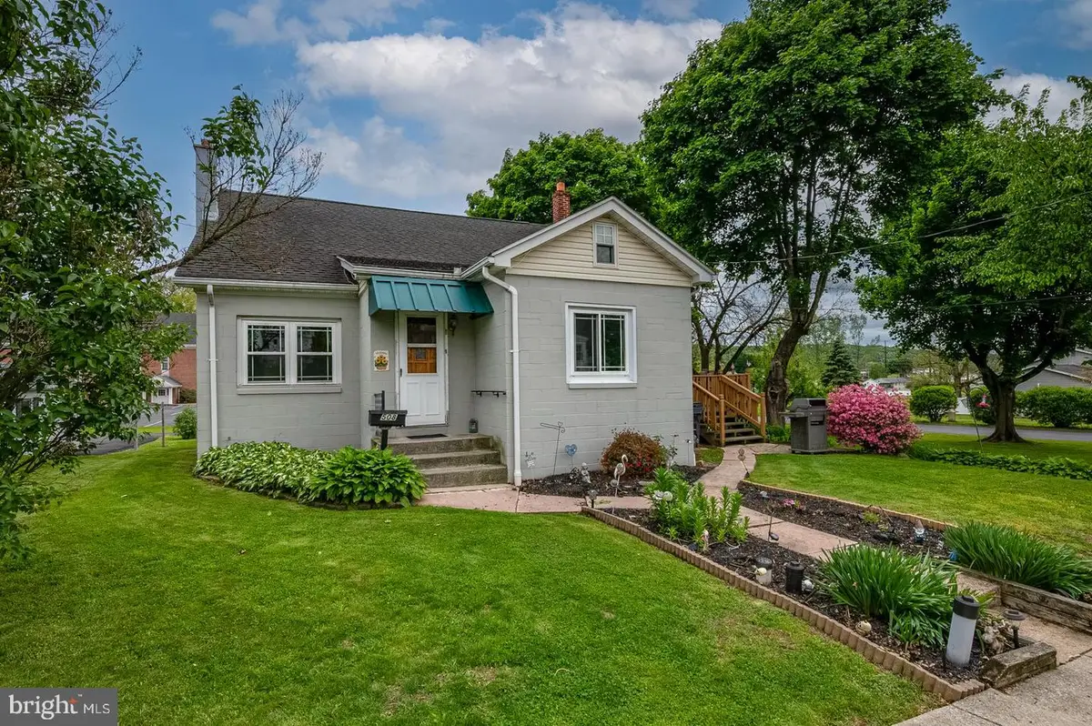 508 Orchard Ave, Schuylkill Haven, PA 17972 - #1