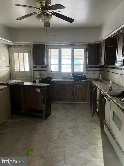 214 W Coal St, Shenandoah, PA 17976 - #3