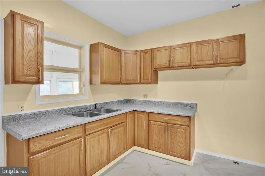 704 Laurel Blvd, Pottsville, PA 17901 - #2