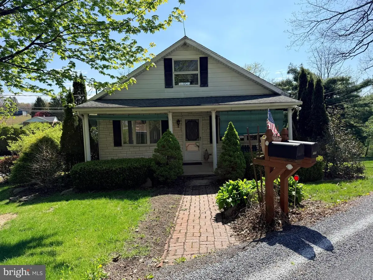 750 Brockton Mountain Dr, Barnesville, PA 18214 - #1
