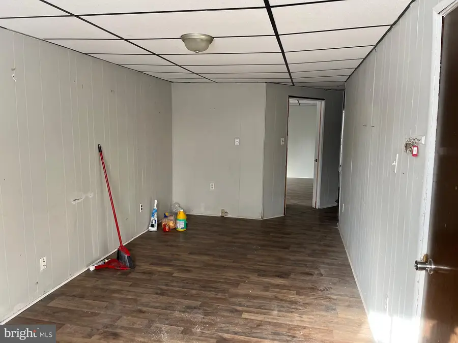 225 W Centre St, Shenandoah, PA 17976 - #3