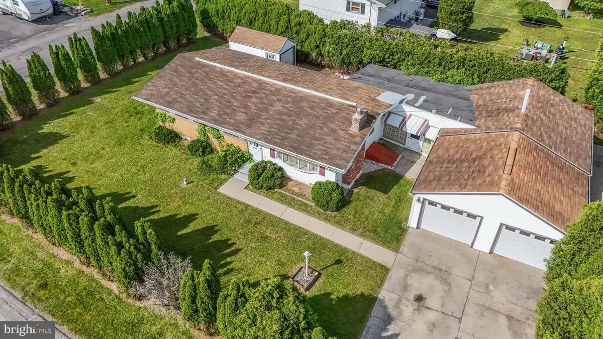 114 Cumberland Ave, Tamaqua, PA 18252 - #1