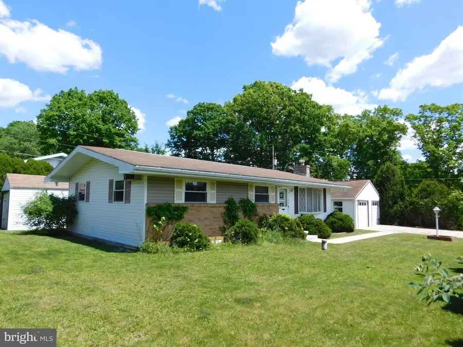 114 Cumberland Ave, Tamaqua, PA 18252 - #2