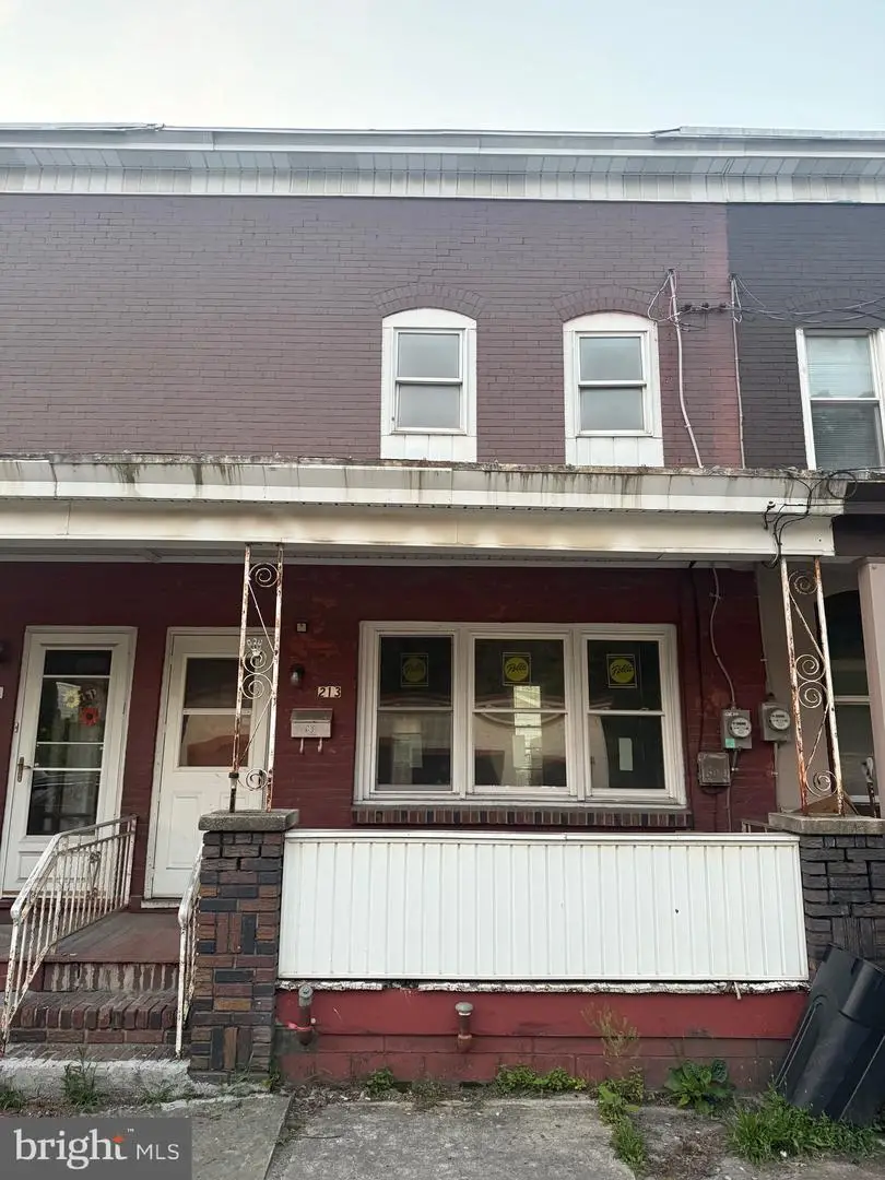 213 E Elm St, Tamaqua, PA 18252 - #1