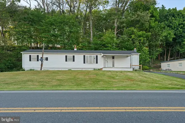 831 Deturksville Rd, PINE GROVE, PA 17963