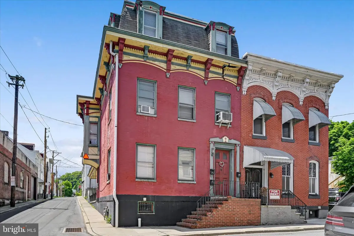 201 N 2nd St, Pottsville, PA 17901 - #1
