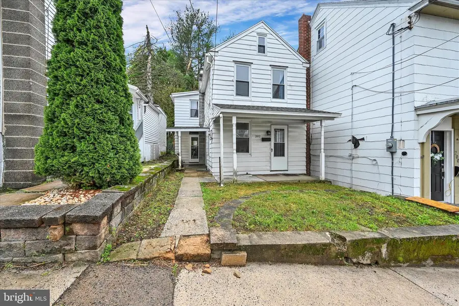 202 S Margaretta St, Schuylkill Haven, PA 17972 - #2