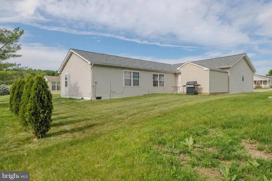 721 Union Ct, Pine Grove, PA 17963 - #2