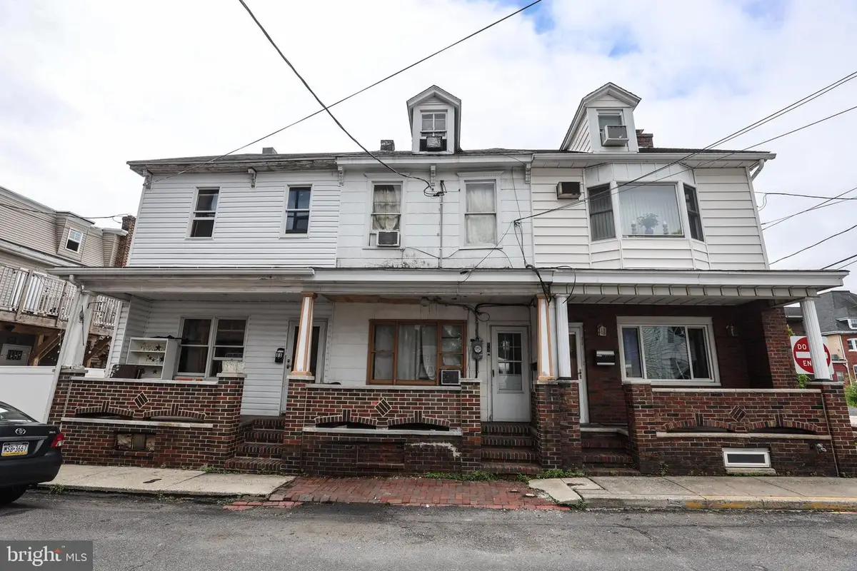 13 Lewis St, Minersville, PA 17954 - #1
