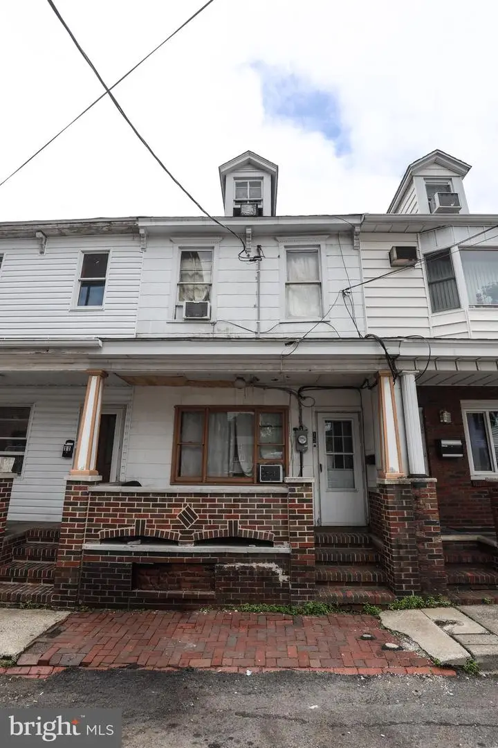 13 Lewis St, Minersville, PA 17954 - #2
