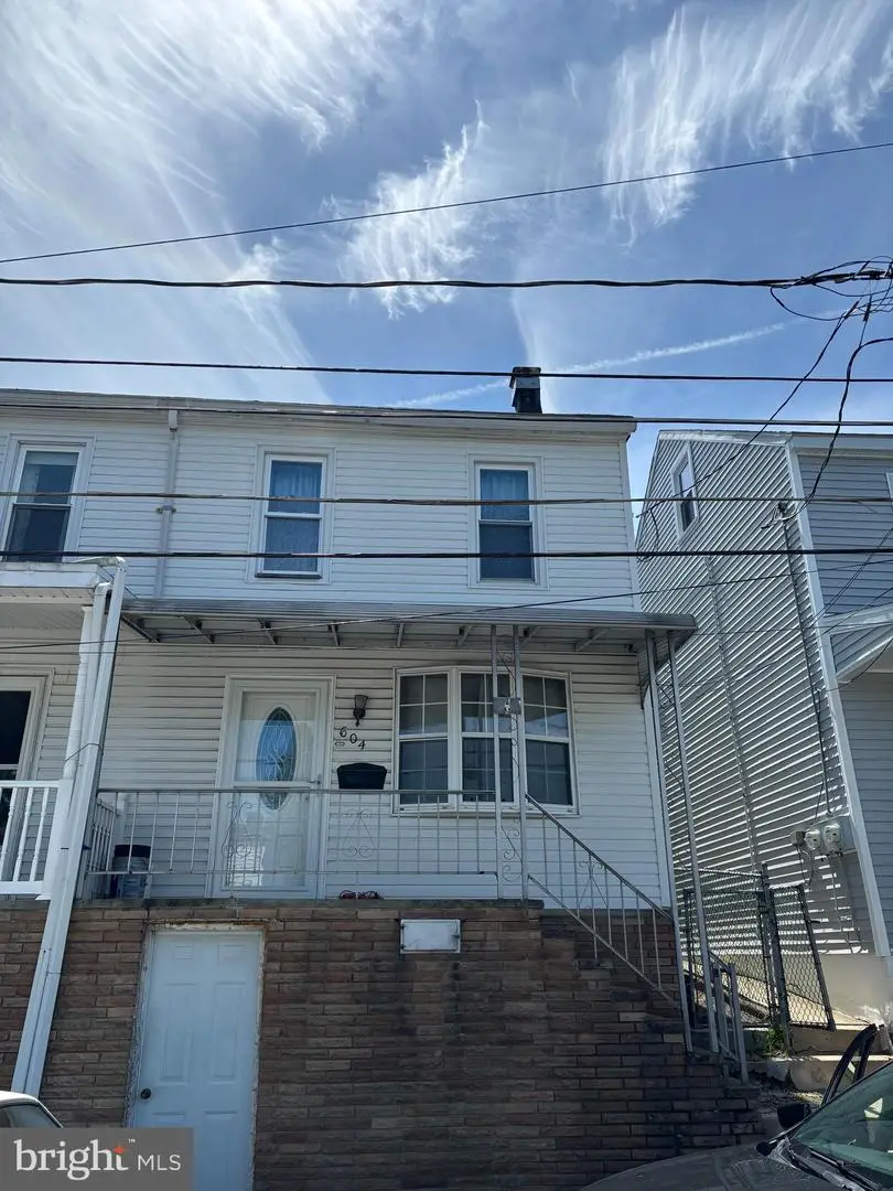 604 3rd St, Port Carbon, PA 17965 - #1
